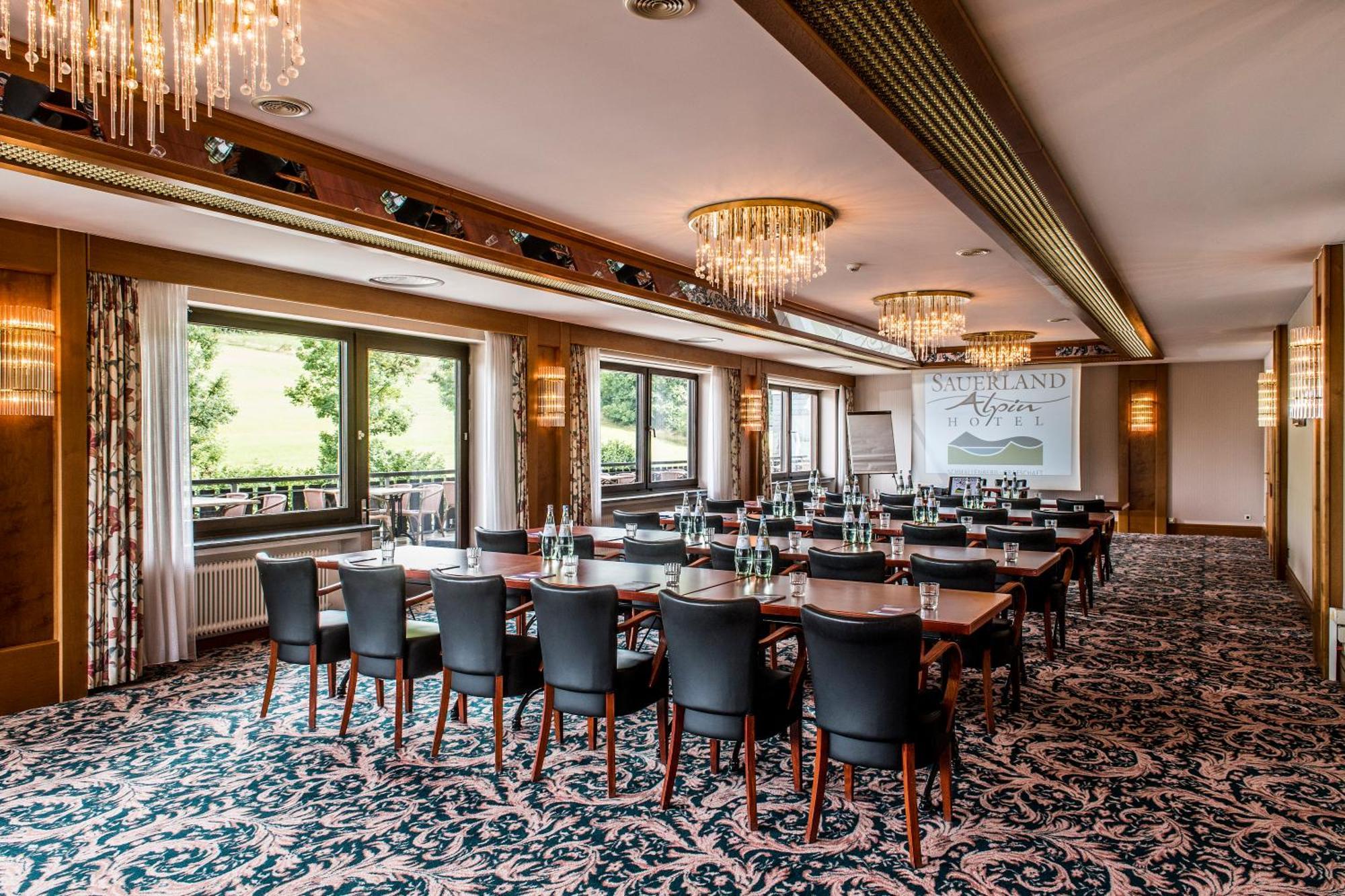 Sauerland Alpin Hotel Schmallenberg Exterior photo