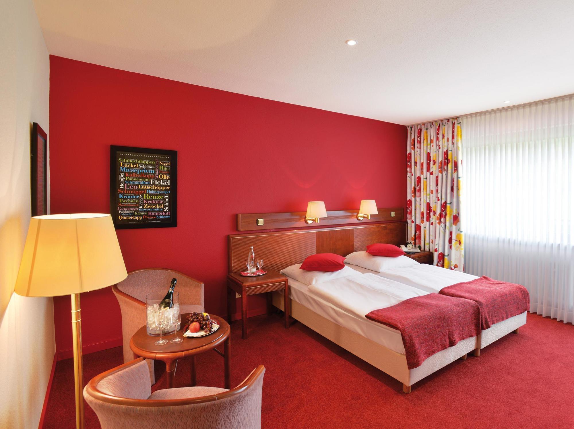 Sauerland Alpin Hotel Schmallenberg Exterior photo